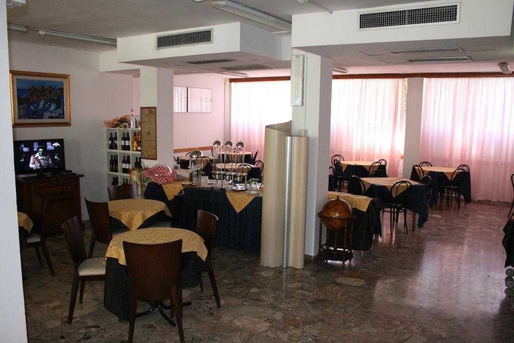 Hotel Roxy Floridiana Rimini Kültér fotó